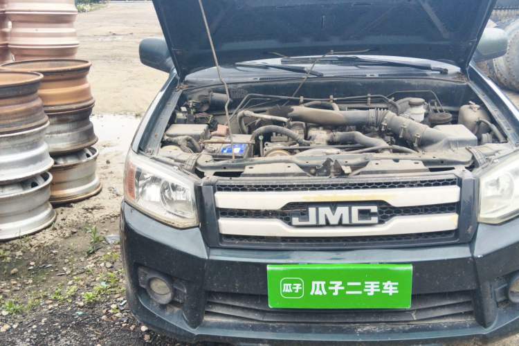 Used JMC Baodian 2016 2.8T New Value-Added Diesel Two-Wheel Drive Standard Cargo Luxury Version JX493ZLQ4G Engine Bay Right