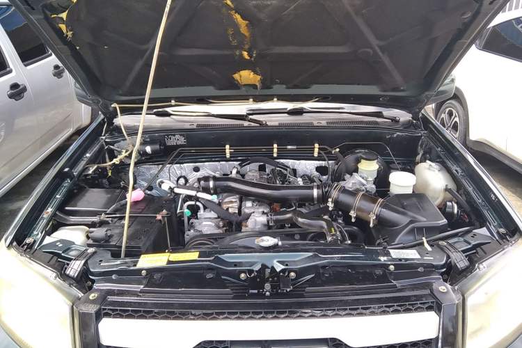 Used JMC Baodian 2016 2.8T New Value-Added Diesel Two-Wheel Drive Standard Version JX493ZLQ4G Engine Bay