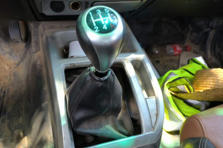 Used JMC Baodian 2016 2.9T PLUS Diesel Two-Wheel-Drive Base Version 5050 mm Long JX4D30 Gear Lever