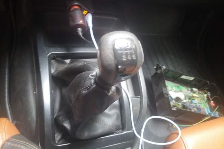Used JMC Baodian 2016 2.0L New Value-Added Gasoline Two-Wheel Drive Standard Cab Regular Version 4G63 Gear Lever