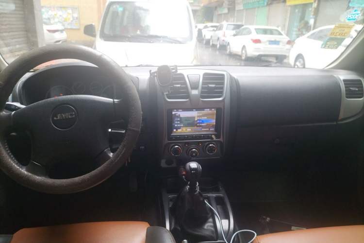 Used JMC Baodian 2016 2.0L New Value-Added Gasoline Two-Wheel Drive Standard Cab Regular Version 4G63 Headliner