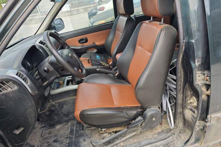 Used JMC Baodian 2016 2.9T PLUS Diesel Two-Wheel Drive Luxury Version 5050 mm Long JX4D30 Left Front Seat