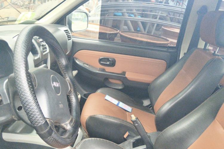 Used JMC Baodian 2016 2.8T New Value-Added Diesel Two-Wheel Drive Standard Cargo Luxury Version JX493ZLQ4G Left Front Seat