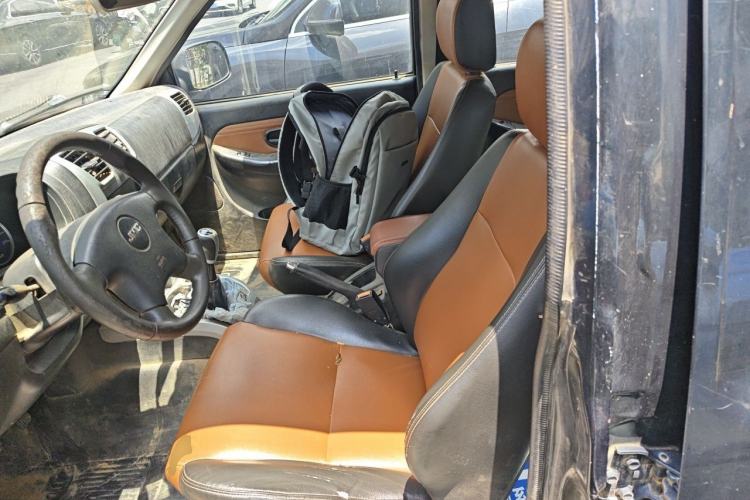 Used JMC Baodian 2016 2.8T New Value-Added Diesel Two-Wheel Drive Standard Version JX493ZLQ4G Left Front Seat