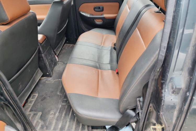 Used JMC Baodian 2016 2.8T New Value-Added Diesel 4x4 Standard Edition Basic Model JX493ZLQ4G Left Rear Seat