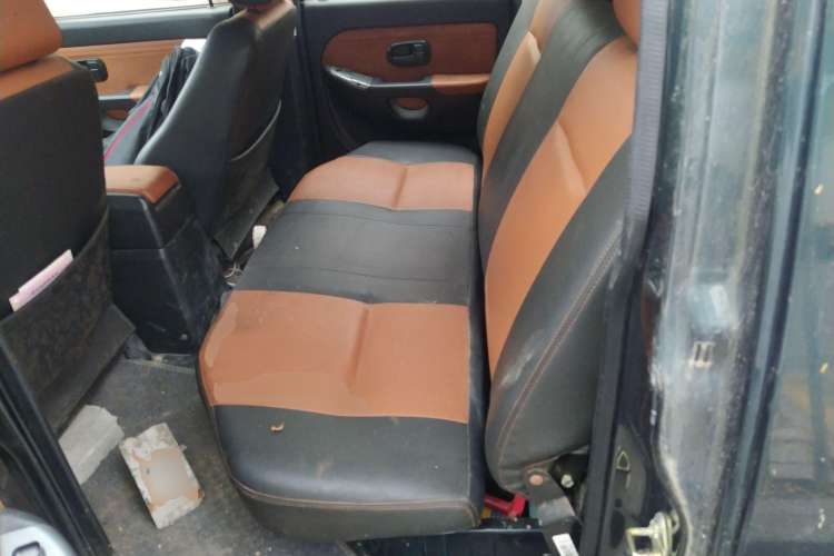 Used JMC Baodian 2016 2.8T New Value-Added Diesel Two-Wheel Drive Extended Cargo Basic Version JX493ZLQ4F Left Rear Seat