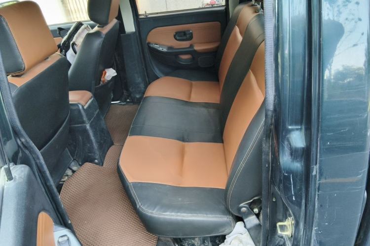 Used JMC Baodian 2016 2.8T New Value-Added Diesel Two-Wheel Drive Standard Version Long Wheelbase – JX493ZLQ4G Left Rear Seat