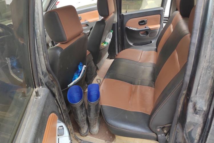 Used JMC Baodian 2016 2.8T New Value-Added Diesel Two-Wheel Drive Extended Cargo Basic Version Long JX493ZLQ4F Left Rear Seat