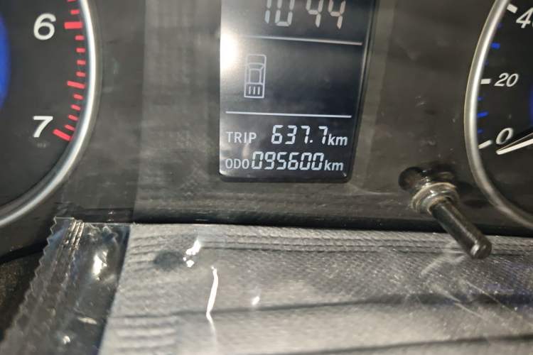 Used JMC Baodian 2016 2.8T New Value-Added Diesel Two-Wheel Drive Extended Cargo Basic Version Long JX493ZLQ4F Odometer Close Up
