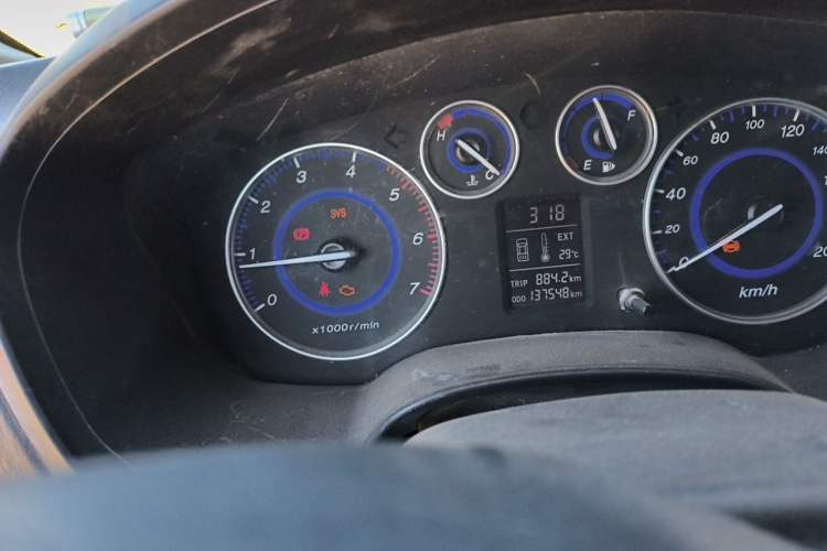 Used JMC Baodian 2016 2.9T PLUS Diesel Two-Wheel-Drive Base Version 5050 mm Long JX4D30 Odometer Close Up
