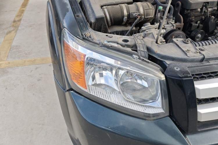 Used JMC Baodian 2016 2.9T PLUS Diesel Two-Wheel Drive Luxury Version 5050 mm Long JX4D30 Right Front Headlight