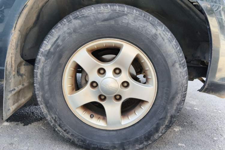 Used JMC Baodian 2016 2.8T New Value-Added Diesel Two-Wheel Drive Standard Version Long Wheelbase – JX493ZLQ4G Right Front Wheel Hub