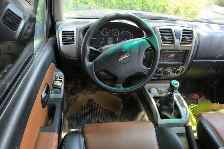 Used JMC Baodian 2016 2.9T PLUS Diesel Two-Wheel-Drive Base Version 5050 mm Long JX4D30 Steering Wheel