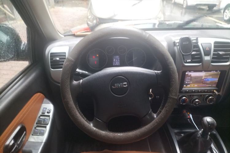 Used JMC Baodian 2016 2.0L New Value-Added Gasoline Two-Wheel Drive Standard Cab Regular Version 4G63 Steering Wheel