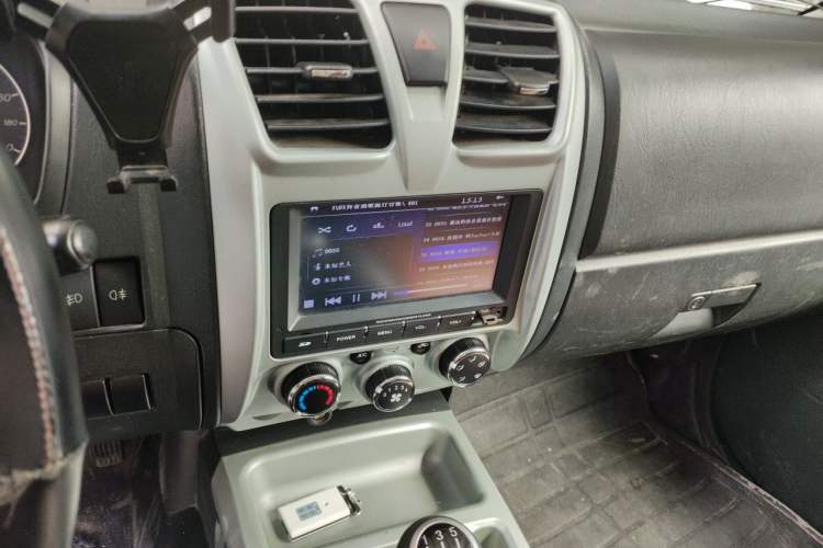 Used JMC Baodian 2016 2.8T New Value-Added Diesel Two-Wheel Drive Standard Version JX493ZLQ4G Audio And AC Panel