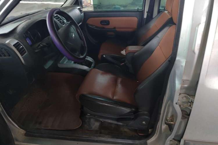 Used JMC Baodian 2016 2.8T New Value-Added Diesel Two-Wheel Drive Standard Version Long Wheelbase – JX493ZLQ4G Driver Seat