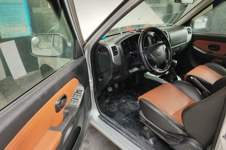 Used JMC Baodian 2016 2.8T New Value-Added Diesel Two-Wheel Drive Standard Version JX493ZLQ4G Driver Seat