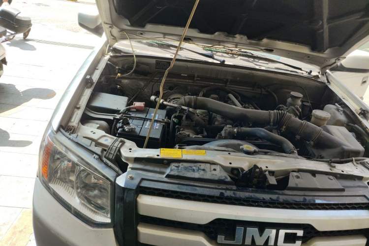 Used JMC Baodian 2016 2.8T New Value-Added Diesel Two-Wheel Drive Standard Version JX493ZLQ4G Engine Bay Right