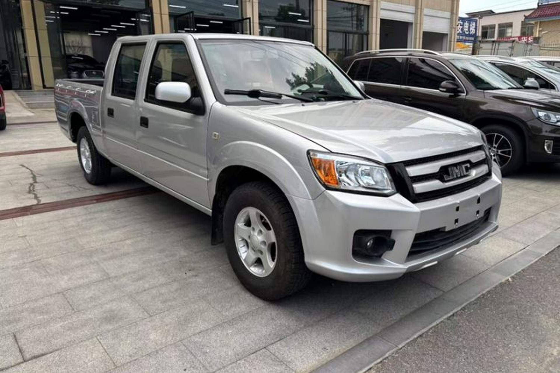 Used JMC Baodian 2016 2.8T New Value-Added Diesel Two-Wheel Drive Extended Cargo Basic Version JX493ZLQ4F Exterior 2