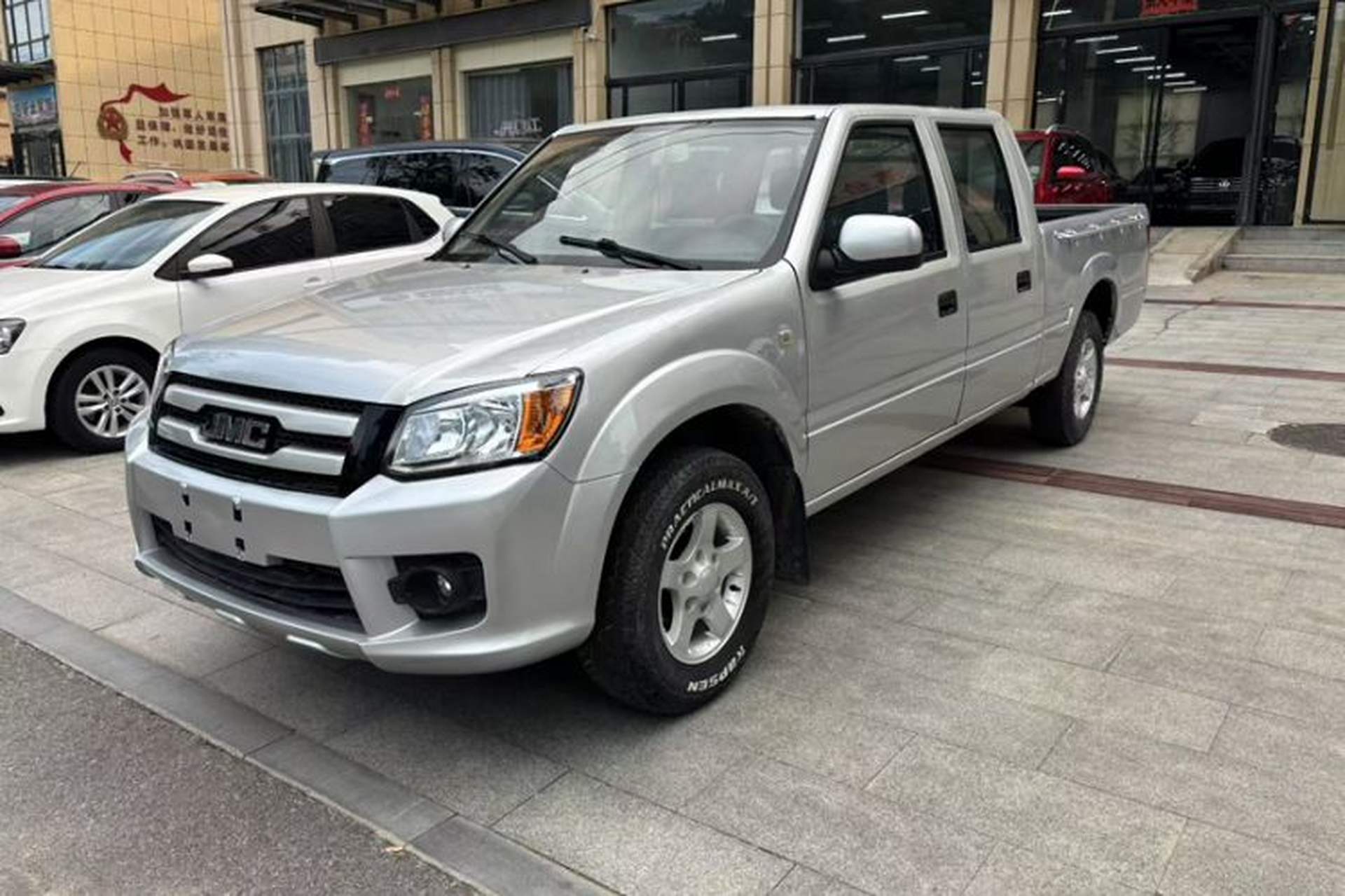 Used JMC Baodian 2016 2.8T New Value-Added Diesel Two-Wheel Drive Extended Cargo Basic Version JX493ZLQ4F Front Left 45 Deg