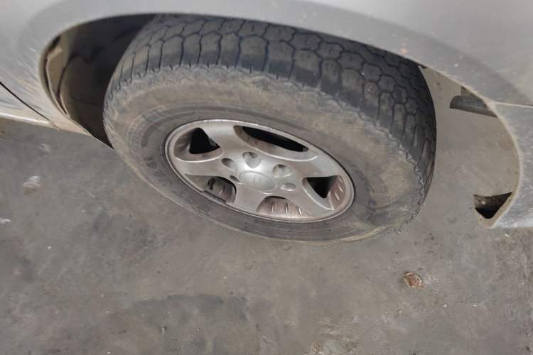 Used JMC Baodian 2016 2.8T New Value-Added Diesel Two-Wheel Drive Standard Version Long Wheelbase – JX493ZLQ4G Right Front Wheel Hub