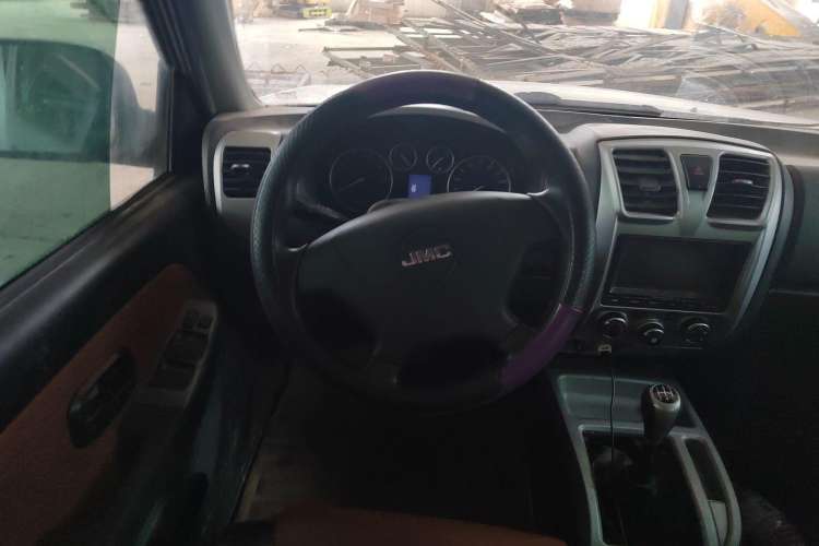 Used JMC Baodian 2016 2.8T New Value-Added Diesel Two-Wheel Drive Standard Version Long Wheelbase – JX493ZLQ4G Steering Wheel