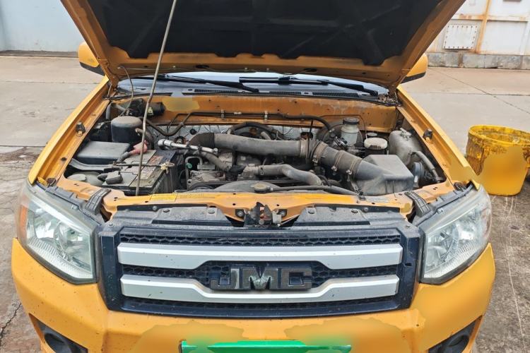 Used JMC Baodian 2016 2.8T New Value-Added Diesel Two-Wheel Drive Extended Cargo Basic Version JX493ZLQ4F Engine Bay
