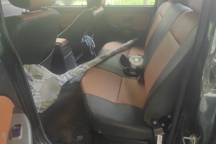 Used JMC Baodian 2018 2.9T New Value-Packed Two-Wheel-Drive Diesel Comfort Version with Extended Cargo Bed – JX4D30B5L Left Rear Seat