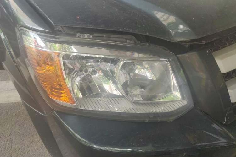 Used JMC Baodian 2018 2.9T New Value-Packed Two-Wheel-Drive Diesel Comfort Version with Extended Cargo Bed – JX4D30B5L Right Front Headlight