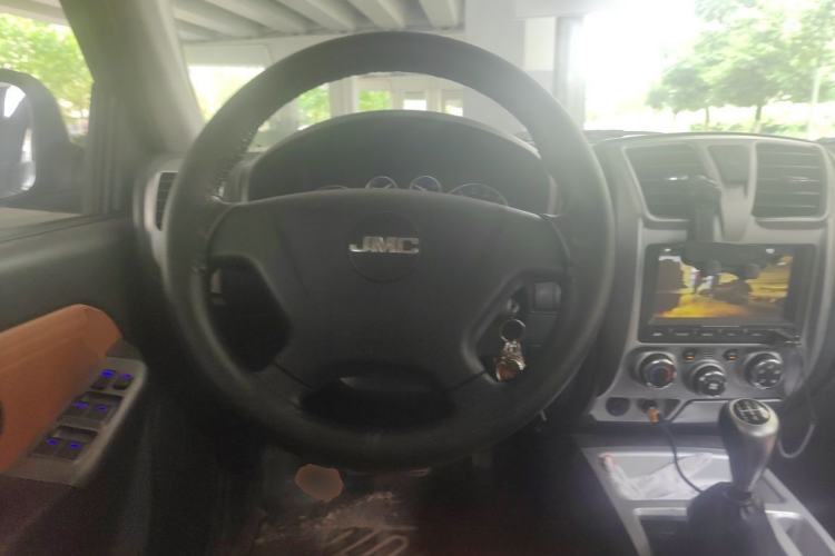 Used JMC Baodian 2018 2.9T New Value-Packed Two-Wheel-Drive Diesel Comfort Version with Extended Cargo Bed – JX4D30B5L Steering Wheel