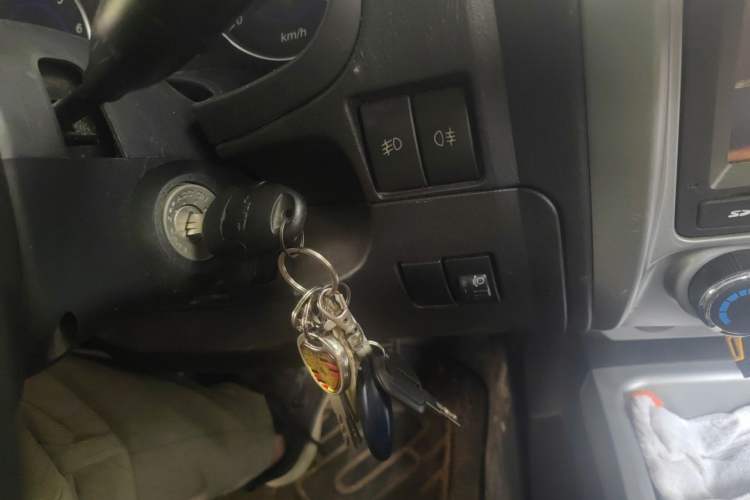 Used JMC Baodian 2018 2.9T New Value-Packed Two-Wheel-Drive Diesel Comfort Version with Extended Cargo Bed – JX4D30B5L Vehicle Key