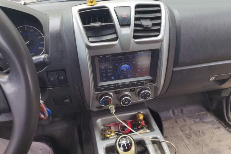 Used JMC Baodian 2018 2.9T New Value-Packed Two-Wheel-Drive Diesel Comfort Version with Extended Cargo Bed – JX4D30B5L Audio And AC Panel