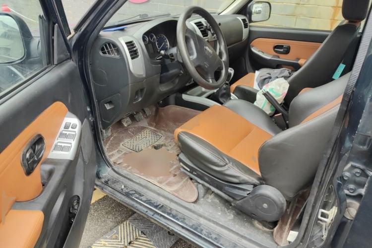 Used JMC Baodian 2018 2.9T New Value-Packed Two-Wheel-Drive Diesel Comfort Version with Extended Cargo Bed – JX4D30B5L Driver Seat