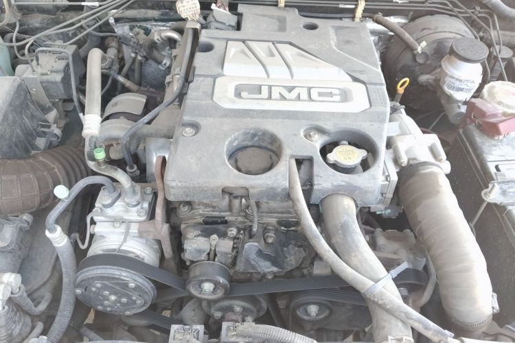 Used JMC Baodian 2018 2.9T New Value-Packed Two-Wheel-Drive Diesel Comfort Version with Extended Cargo Bed – JX4D30B5L Engine Bay