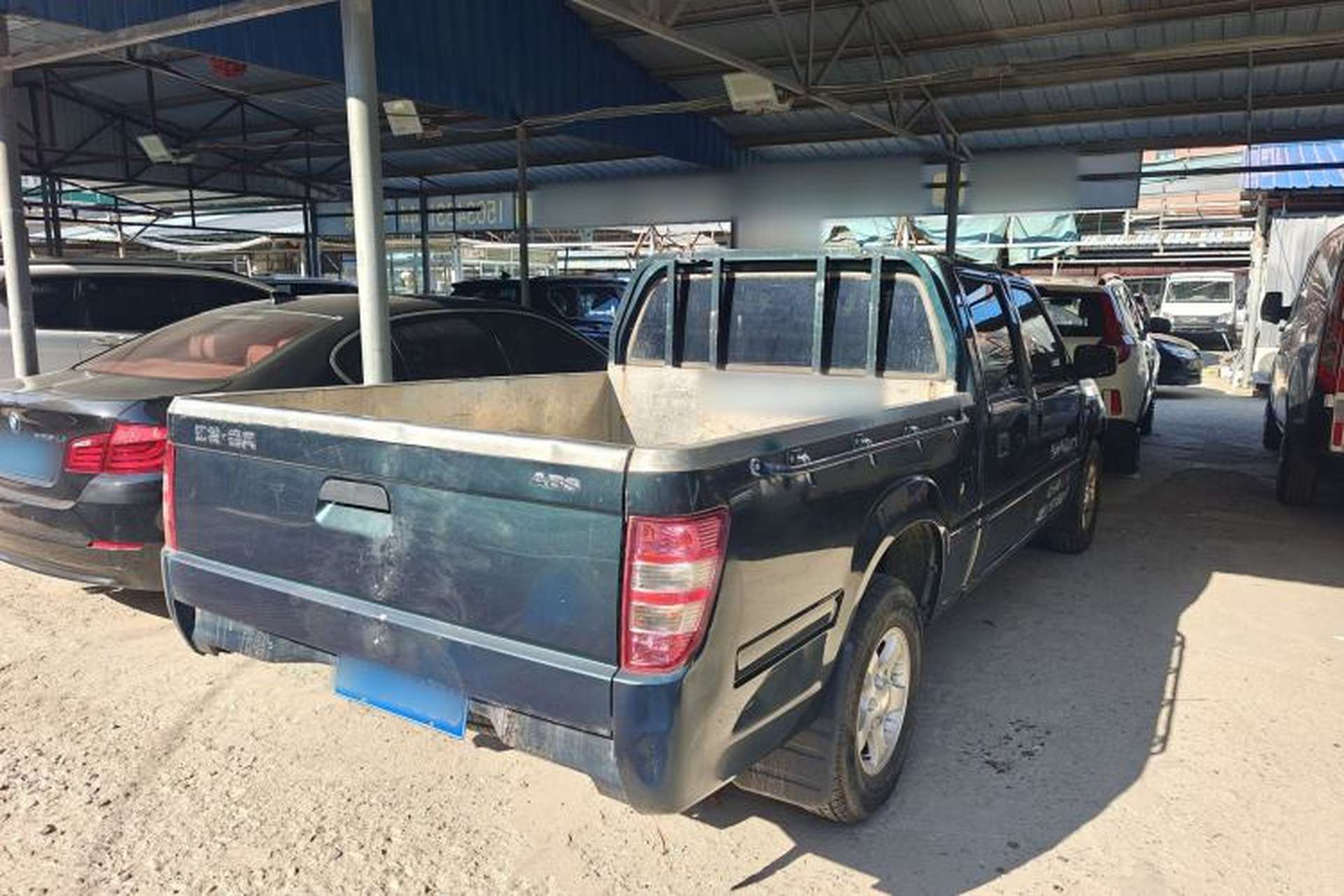 Used JMC Baodian 2018 2.9T New Value-Packed Two-Wheel-Drive Diesel Comfort Version with Extended Cargo Bed – JX4D30B5L Exterior 5