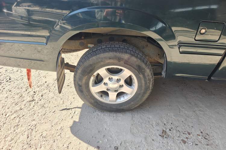 Used JMC Baodian 2018 2.9T New Value-Packed Two-Wheel-Drive Diesel Comfort Version with Extended Cargo Bed – JX4D30B5L Exterior 6
