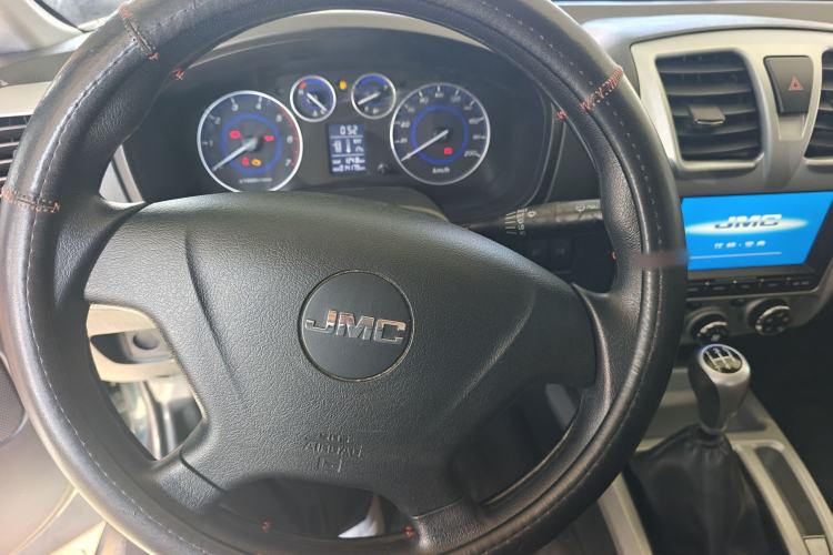 Used JMC Baodian 2018 2.9T New Value-Packed Two-Wheel-Drive Diesel Comfort Version with Extended Cargo Bed – JX4D30B5L Interior 1