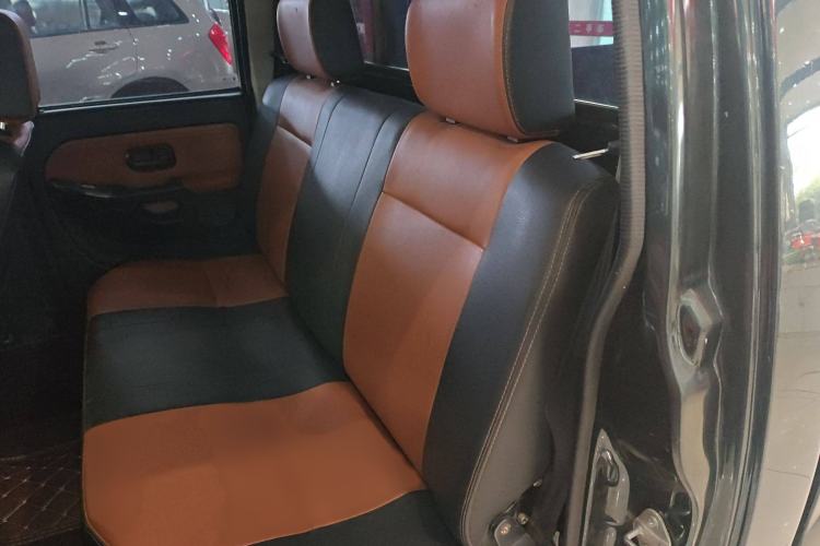 Used JMC Baodian 2018 2.9T New Value-Packed Two-Wheel-Drive Diesel Comfort Version with Standard Cargo Bed – JX4D30B5L Interior 1