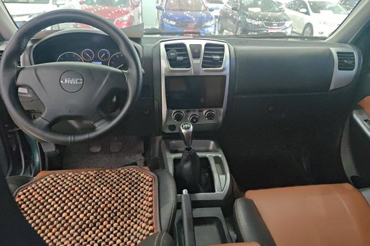 Used JMC Baodian 2018 2.9T New Value-Packed Two-Wheel-Drive Diesel Comfort Version with Standard Cargo Bed – JX4D30B5L Interior 3