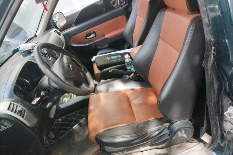 Used JMC Baodian 2018 2.9T New Value-Added 4x4 Diesel Comfort Version with Standard Cargo Bed – JX4D30B5L Left Front Seat