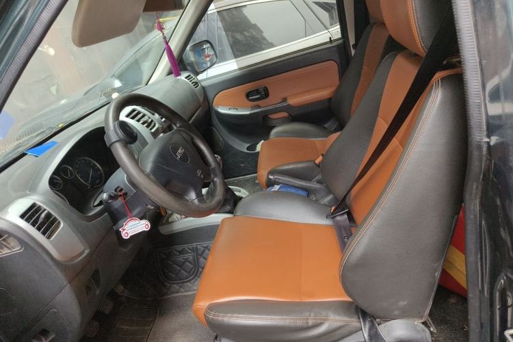 Used JMC Baodian 2018 2.9T New Value-Added 4x4 Diesel Comfort Version with Standard Cargo Bed – JX4D30B5L Left Front Seat
