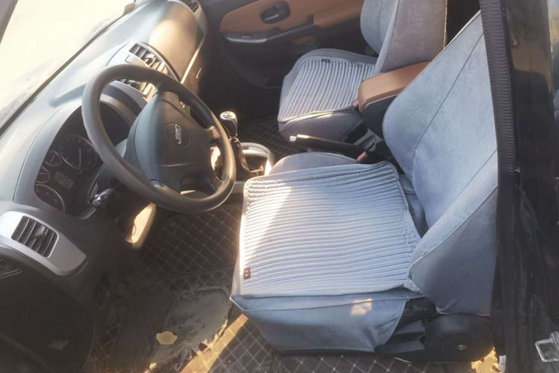 Used JMC Baodian 2018 2.9T New Value-Packed Two-Wheel-Drive Diesel Comfort Version with Standard Cargo Bed – JX4D30B5L Left Front Seat