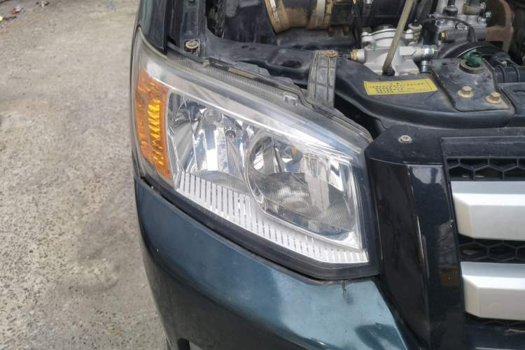 Used JMC Baodian 2018 2.9T New Value-Packed Two-Wheel-Drive Diesel Comfort Version with Extended Cargo Bed – JX4D30B5L Right Front Headlight