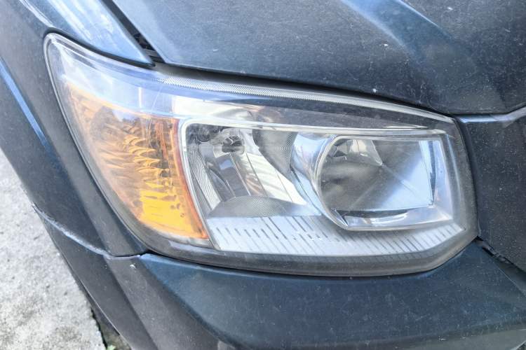Used JMC Baodian 2018 2.9T New Value-Packed Two-Wheel-Drive Diesel Comfort Version with Standard Cargo Bed – JX4D30B5L Right Front Headlight
