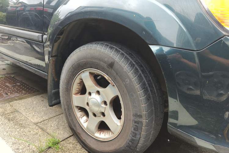 Used JMC Baodian 2018 2.9T New Value-Packed Two-Wheel-Drive Diesel Comfort Version with Standard Cargo Bed – JX4D30B5L Right Front Wheel Hub
