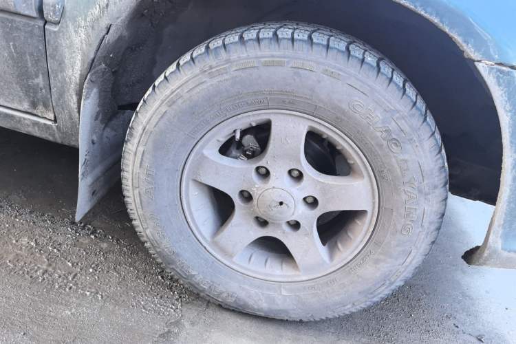 Used JMC Baodian 2018 2.9T New Value-Packed Two-Wheel-Drive Diesel Comfort Version with Standard Cargo Bed – JX4D30B5L Right Front Wheel Hub