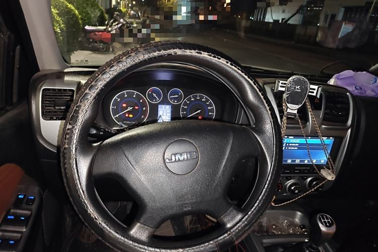 Used JMC Baodian 2018 2.9T New Value-Packed Two-Wheel-Drive Diesel Comfort Version with Extended Cargo Bed – JX4D30B5L Steering Wheel