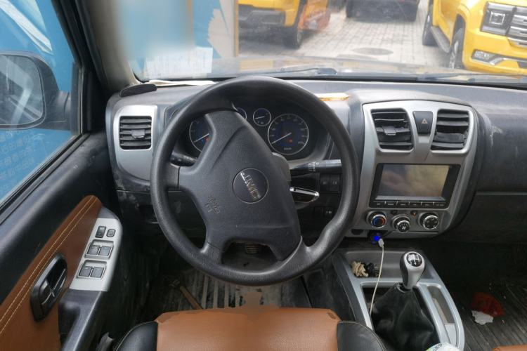 Used JMC Baodian 2018 2.9T New Value-Packed Two-Wheel-Drive Diesel Comfort Version with Extended Cargo Bed – JX4D30B5L Steering Wheel