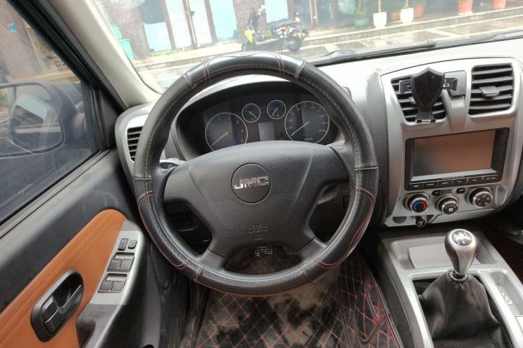 Used JMC Baodian 2018 2.9T New Value-Packed Two-Wheel-Drive Diesel Comfort Version with Standard Cargo Bed – JX4D30B5L Steering Wheel