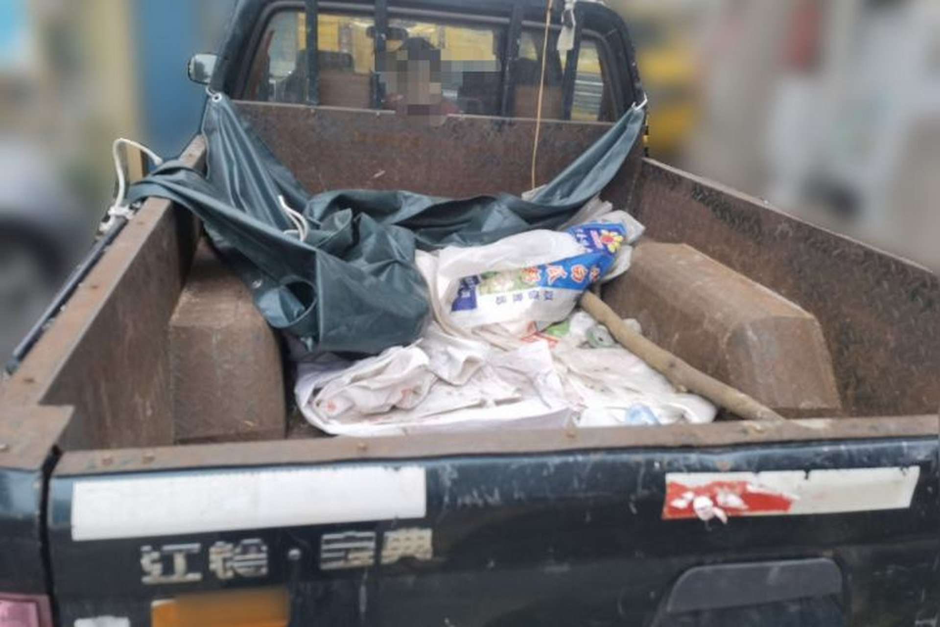 Used JMC Baodian 2018 2.9T New Value-Packed Two-Wheel-Drive Diesel Comfort Version with Extended Cargo Bed – JX4D30B5L Trunk